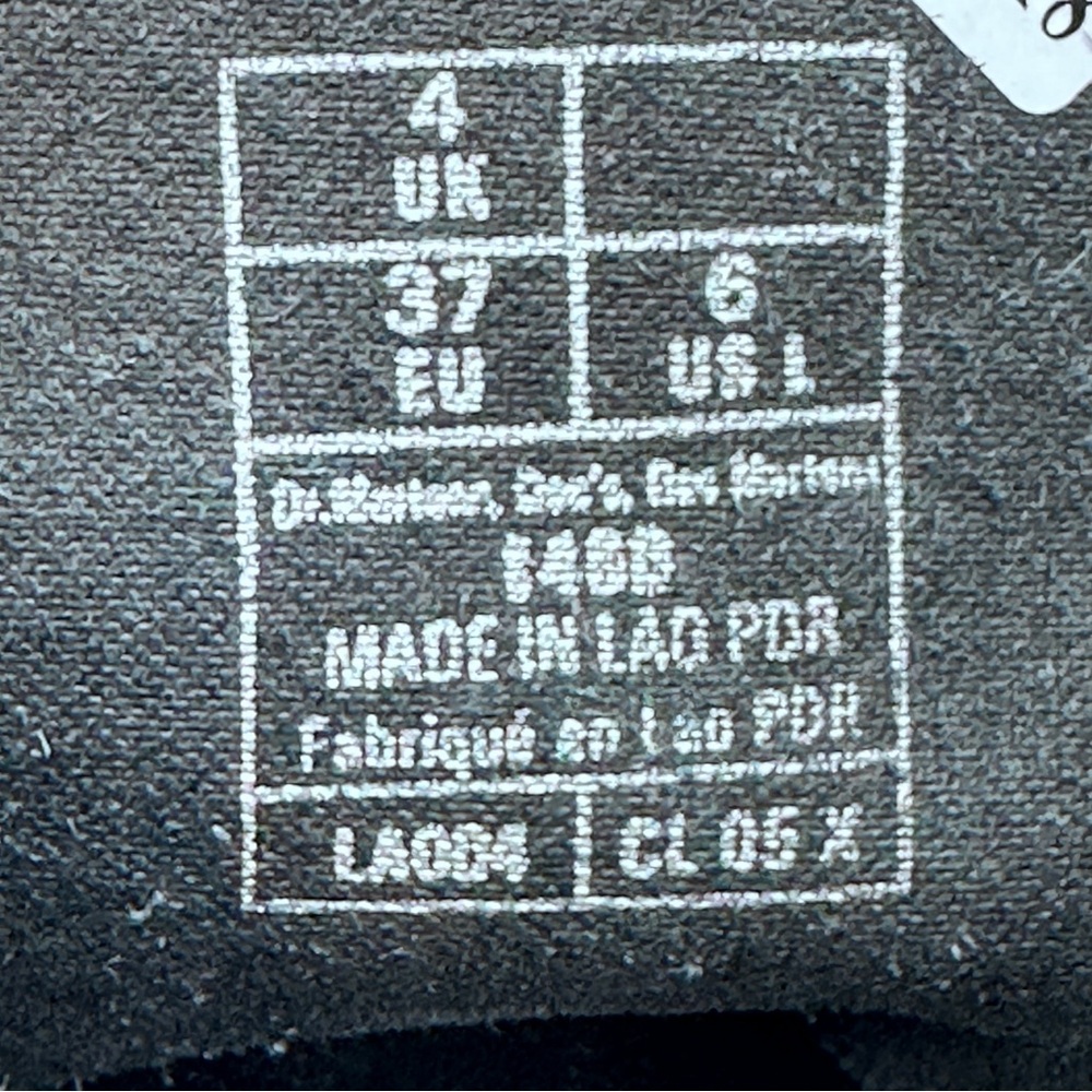 Dr. Martens 1460 Boots. Size 6. - Picture 7 of 9